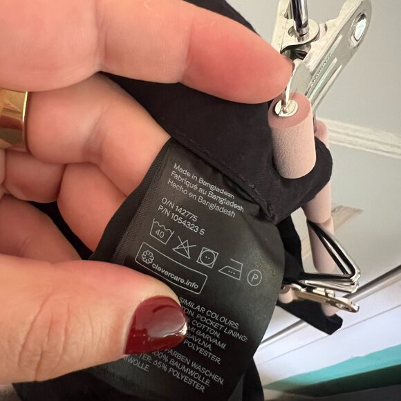 H&M Black Flat Front Men's Shorts - Picture 7 of 7